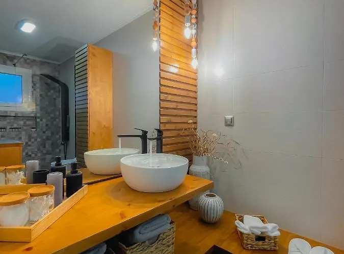 Mavromata's Cozy * Triovasálos